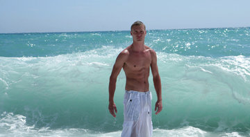 Str8 hunk Zack all at sea!