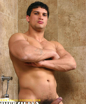 Gregorio Guerrero shows his perfect muscled body